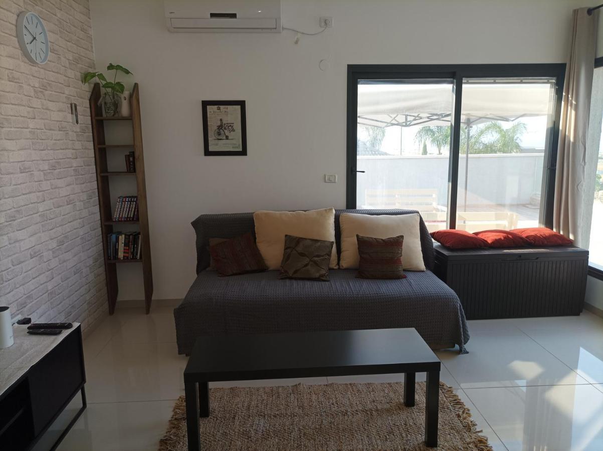 נוגה בגולן Apartment Qasrine Bagian luar foto